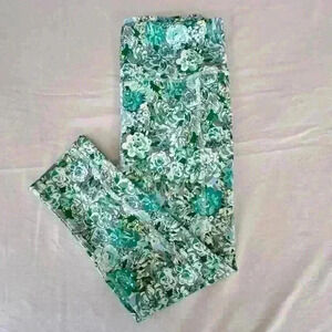 Gottex Yoga/active wear pants, M, length is 31” mid calf length, with 2 pockets